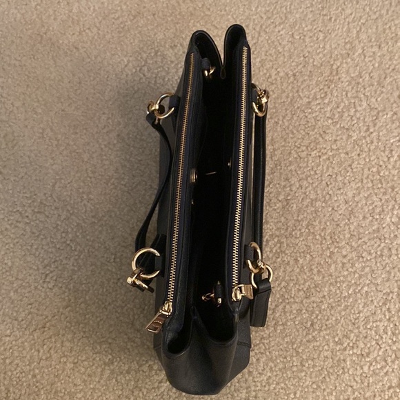 Navy blue coach purse - Picture 2 of 2